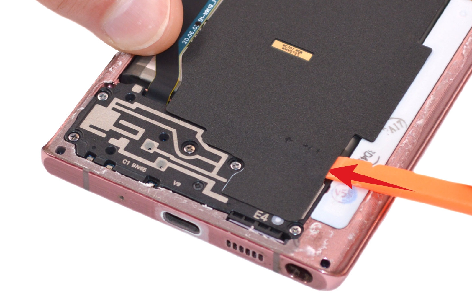 Comment changer le connecteur de charge  sur Galaxy Note 20 photo 2