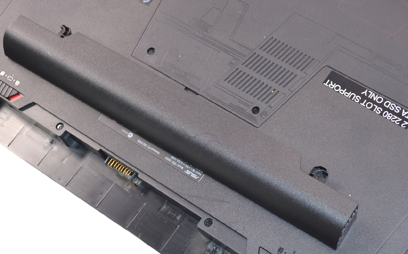 Comment remplacer la dalle LED de son ordinateur portable sur Dalle LED 15-6 photo 3