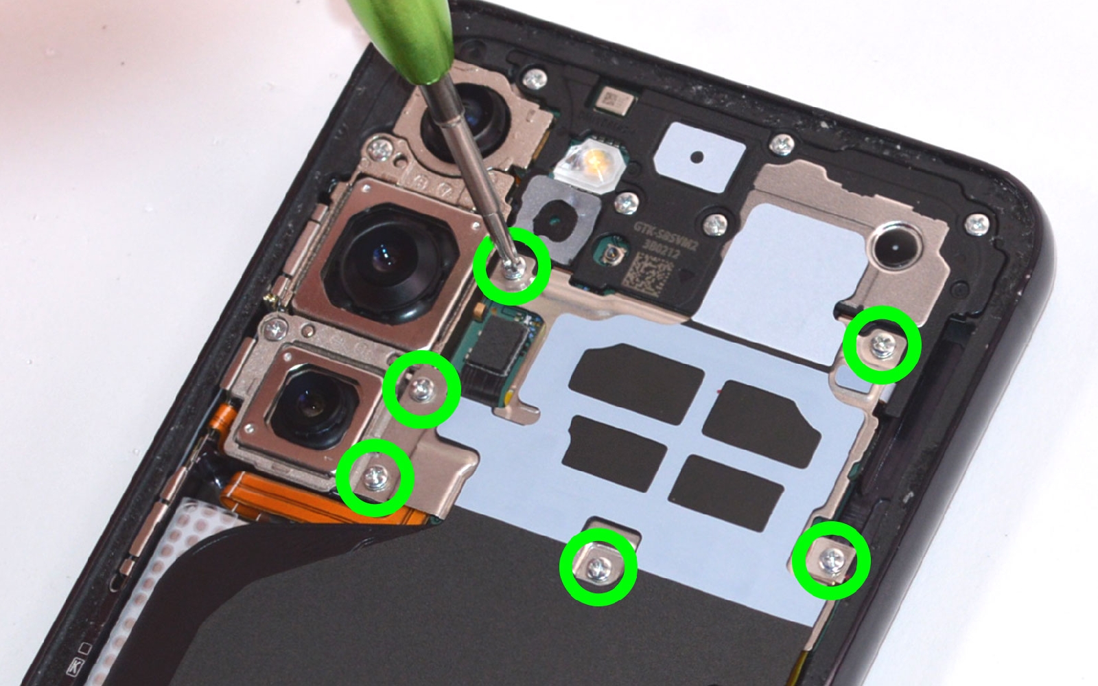 Comment changer le connecteur de charge  sur Galaxy S23 photo 1