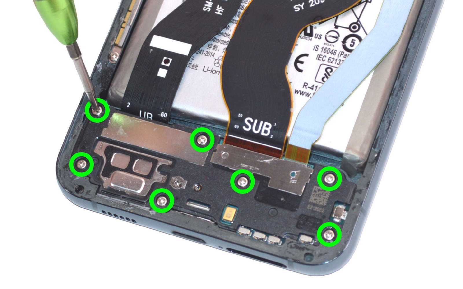 Comment changer la batterie sur Galaxy S22 plus photo 1