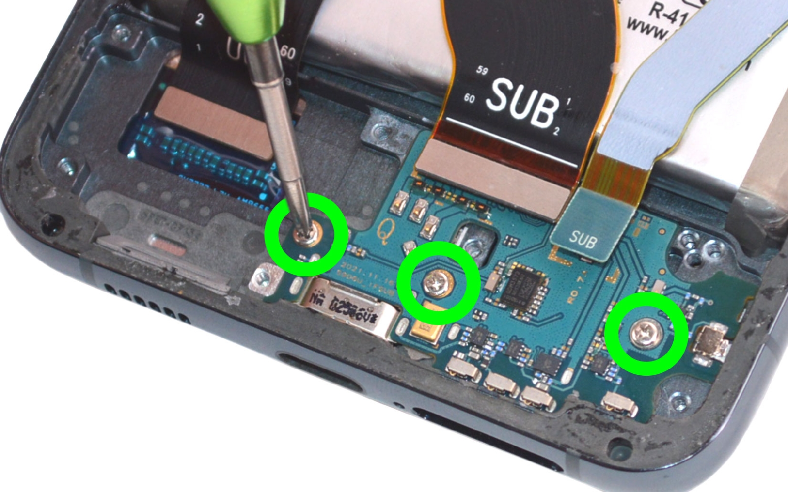 Comment changer le connecteur de charge sur Galaxy S22 plus photo 1