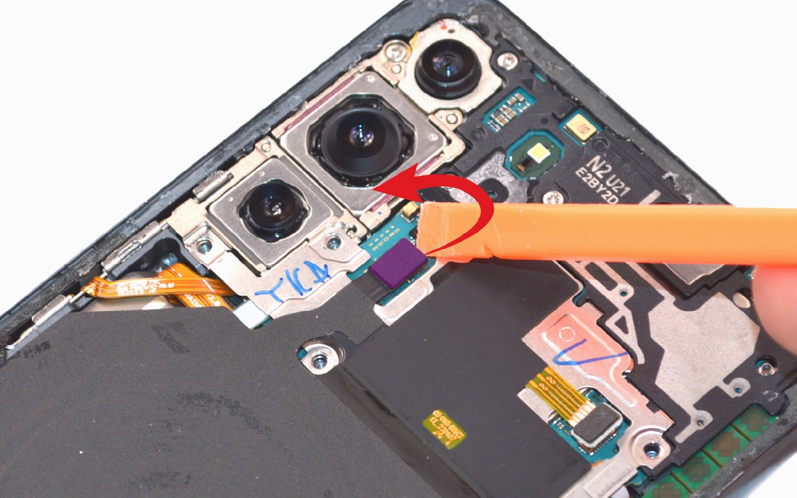 Comment changer le connecteur de charge sur Galaxy S22 plus photo 2