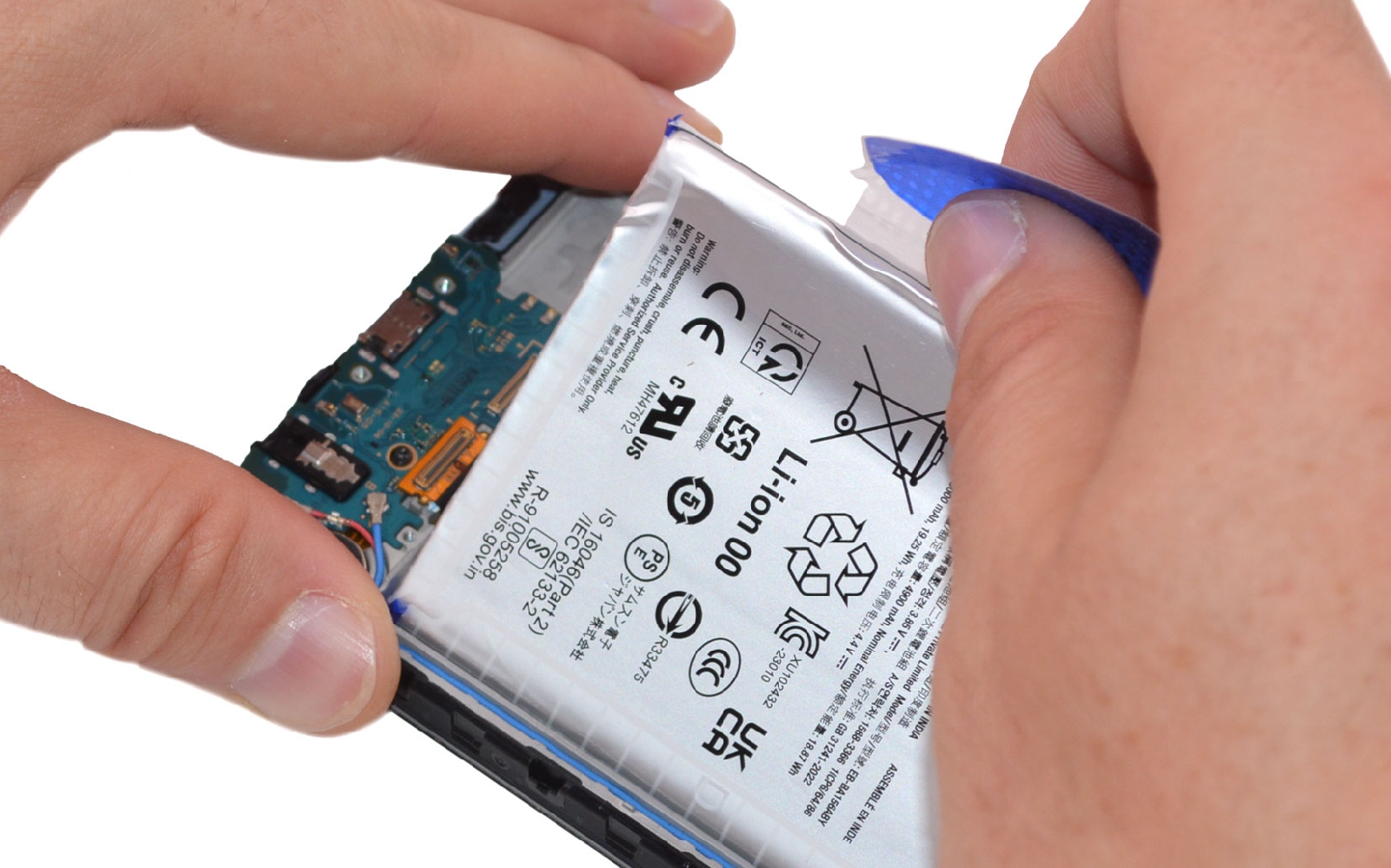 Comment changer la batterie sur Galaxy A15 (5G) photo 4