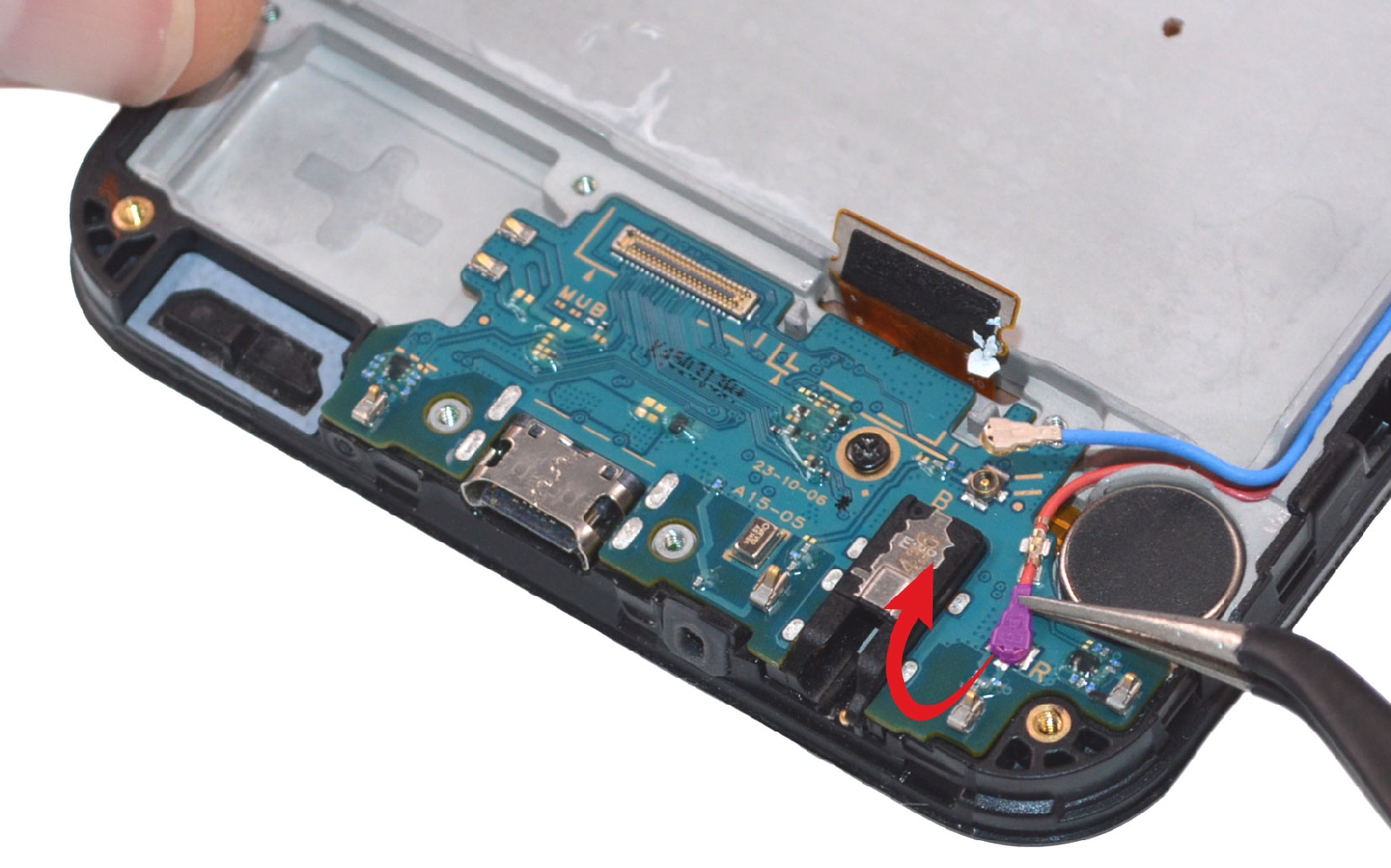 Comment changer le connecteur de charge  sur Galaxy A15 (5G) photo 4