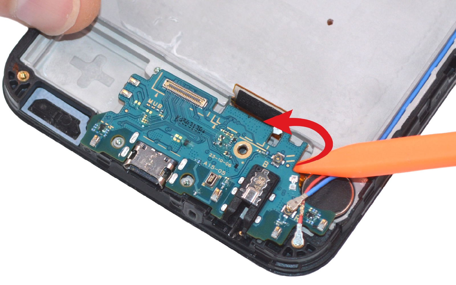 Comment changer le connecteur de charge  sur Galaxy A15 (5G) photo 2