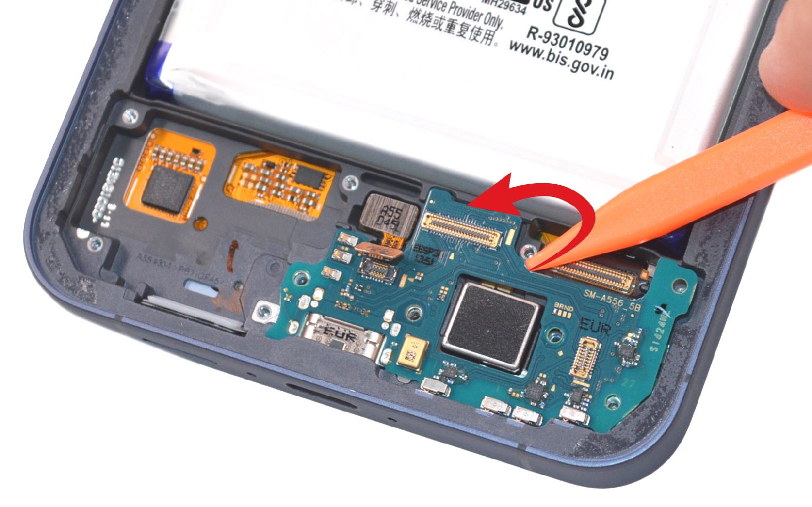 Comment changer le connecteur de charge  sur Galaxy A55 (5G) photo 3