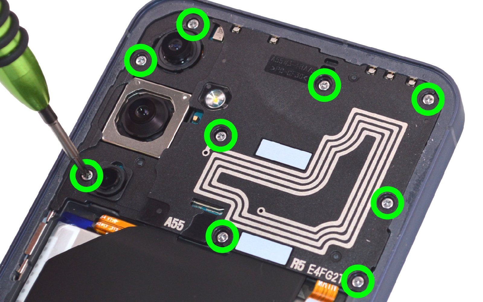 Comment changer le connecteur de charge  sur Galaxy A55 (5G) photo 1