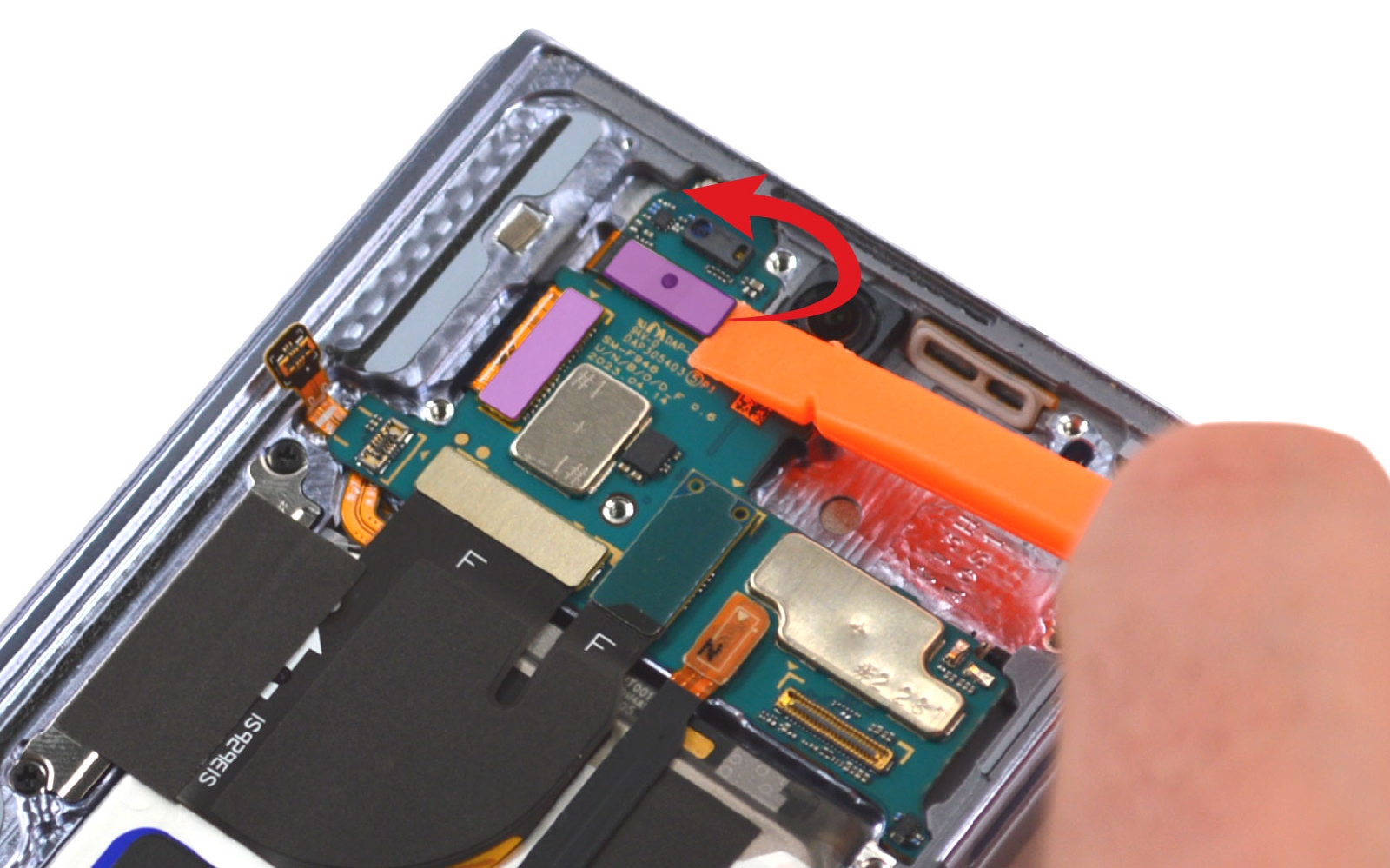 Comment changer la batterie secondaire sur Galaxy Z Fold5 photo 2