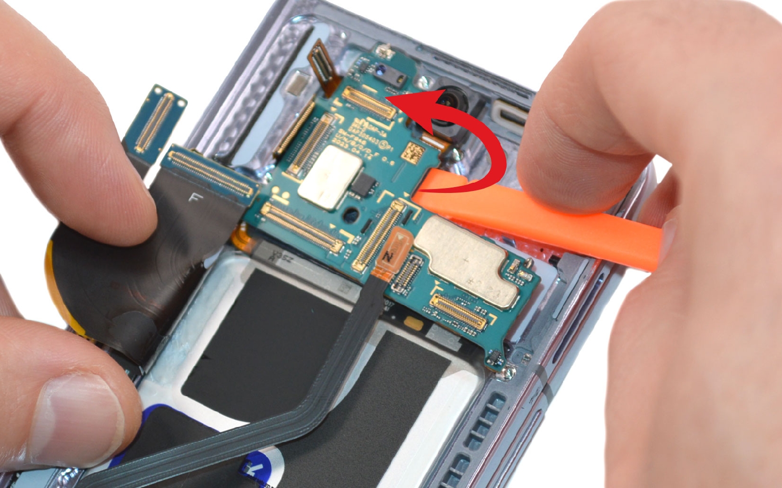 Comment changer la batterie secondaire sur Galaxy Z Fold5 photo 4