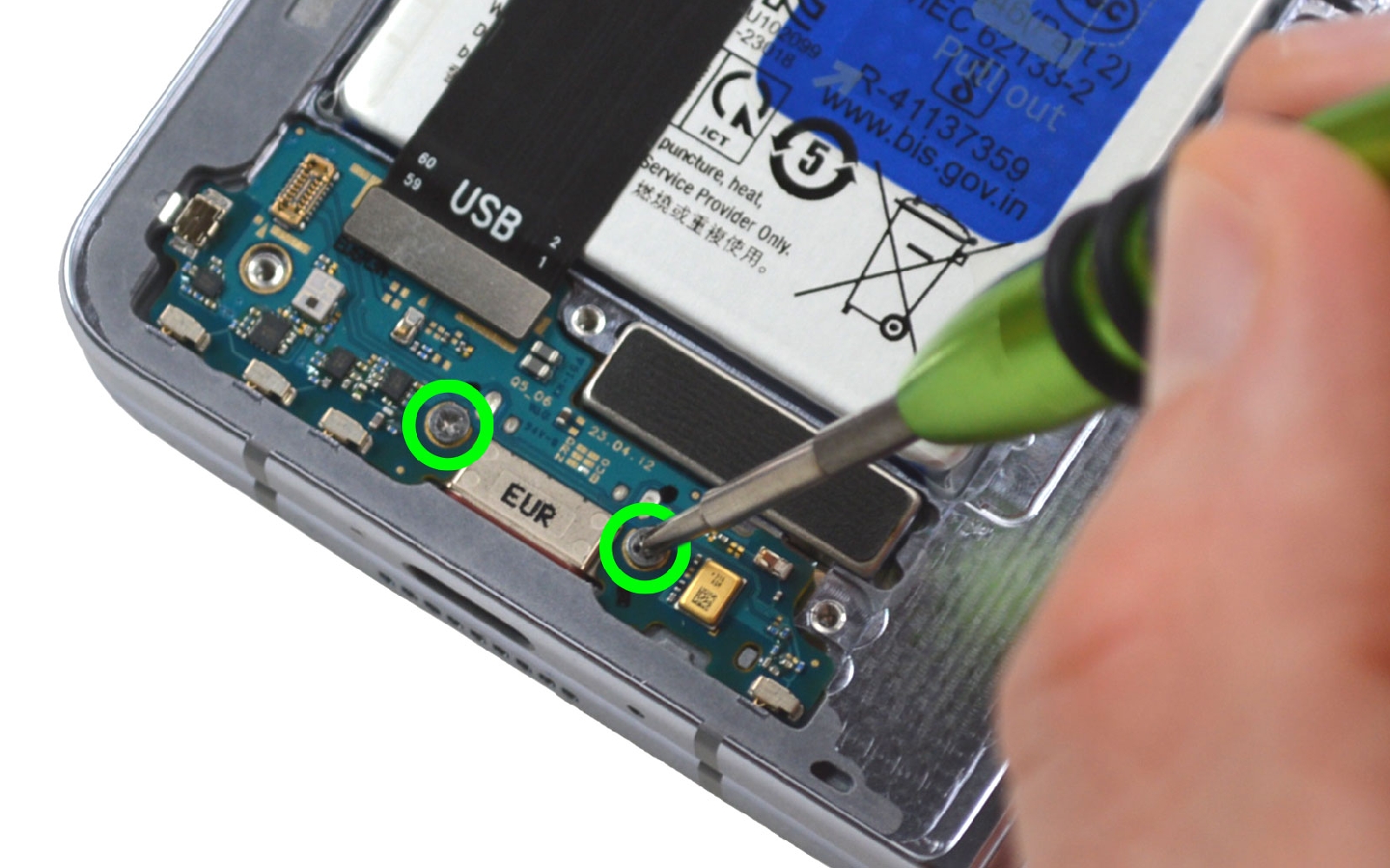 Comment changer le connecteur de charge  sur Galaxy Z Fold5 photo 1