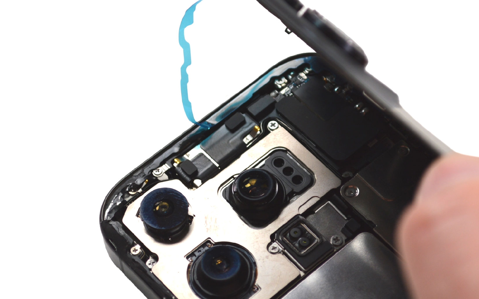 Comment changer le connecteur de charge  sur iPhone 16 Pro photo 4