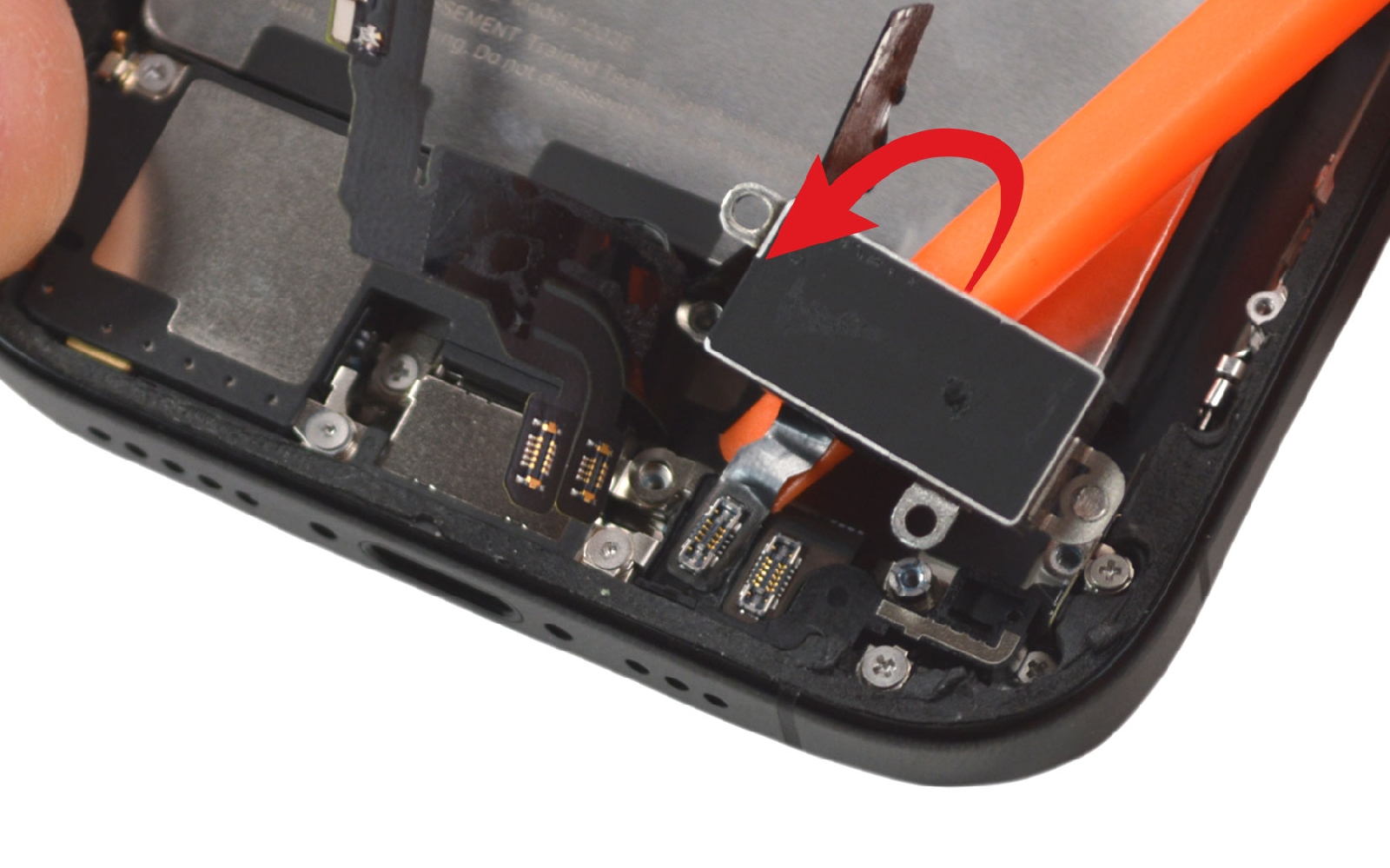 Comment changer le connecteur de charge  sur iPhone 16 Pro photo 3