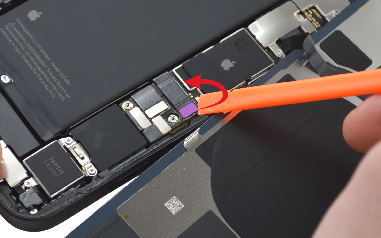 Comment changer le vibreur et le lecteur SIM sur iPhone 16e photo 3