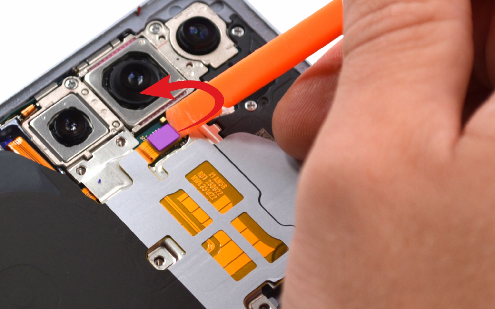 Comment changer la batterie sur Galaxy S24 photo 2