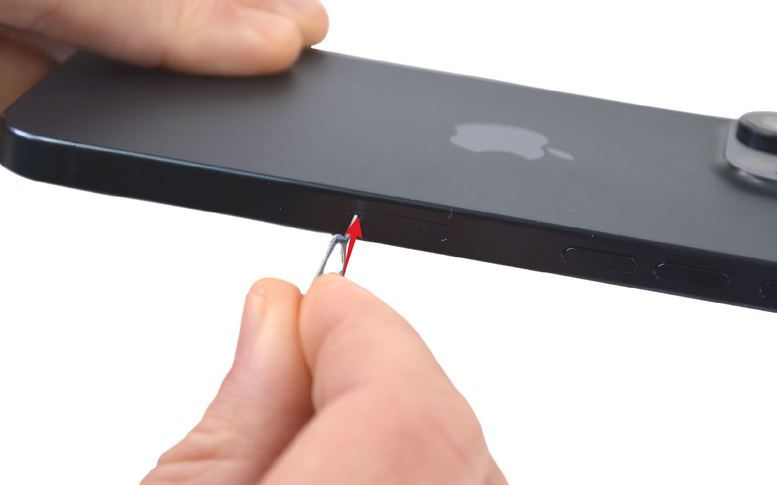 Comment changer la batterie sur iPhone 15 Pro Max photo 3