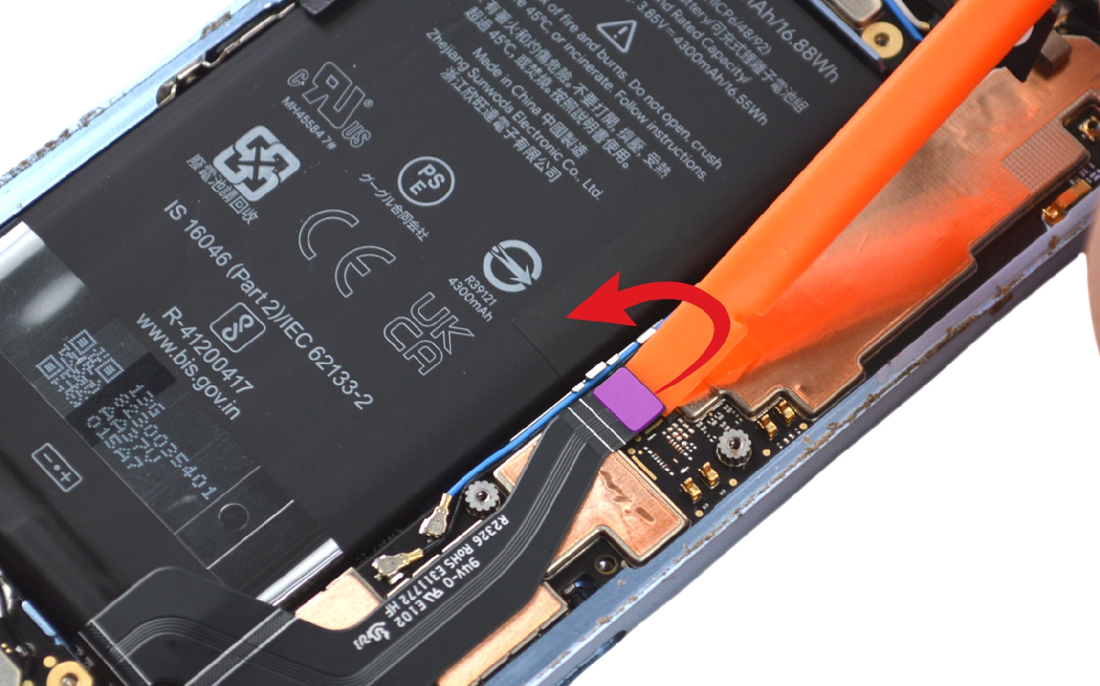 Comment changer l'écran seul sur Pixel 7A photo 4