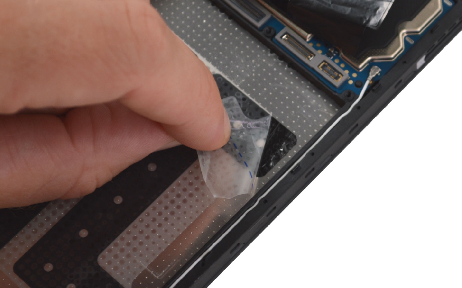 Comment remplacer le bloc écran sur Galaxy A05s photo 4