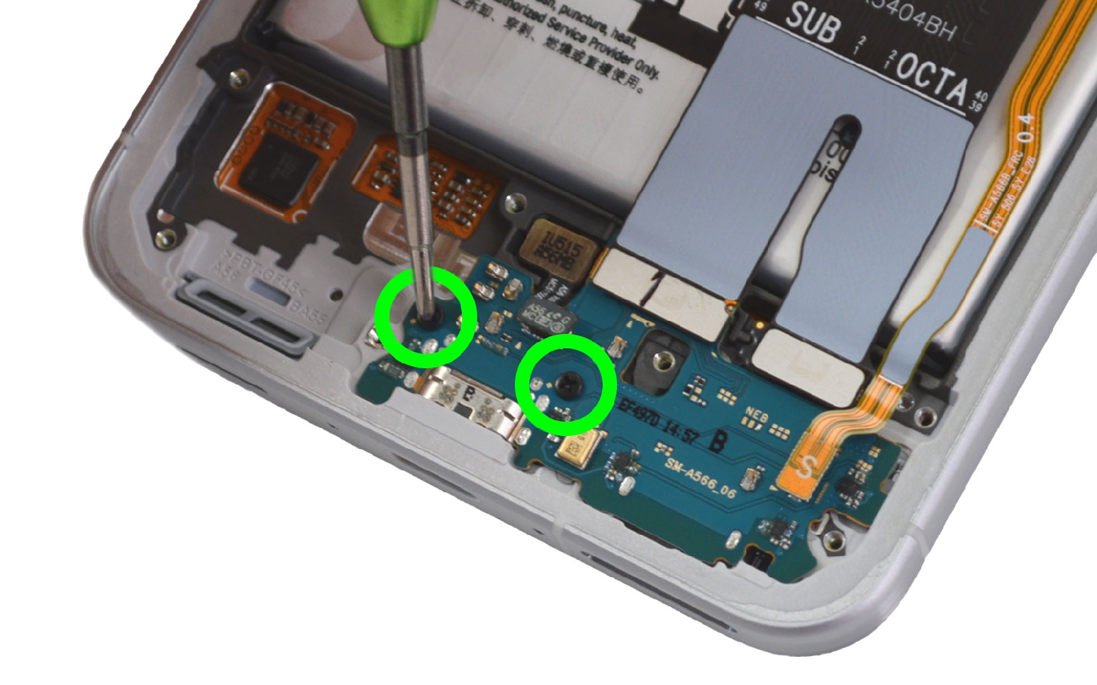 Comment changer le connecteur de charge  sur Galaxy A56 (5G) photo 2