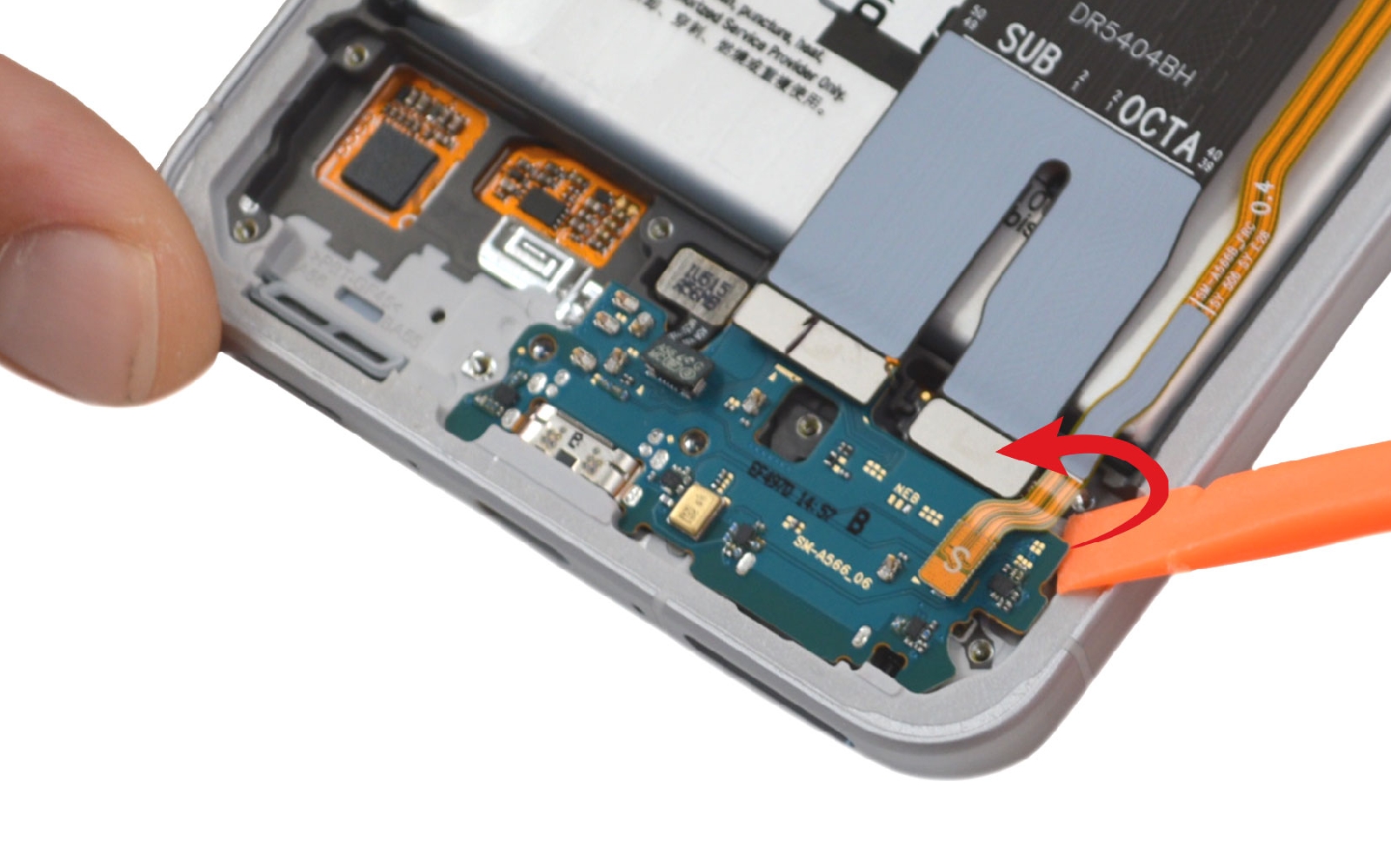 Comment changer le connecteur de charge  sur Galaxy A56 (5G) photo 3