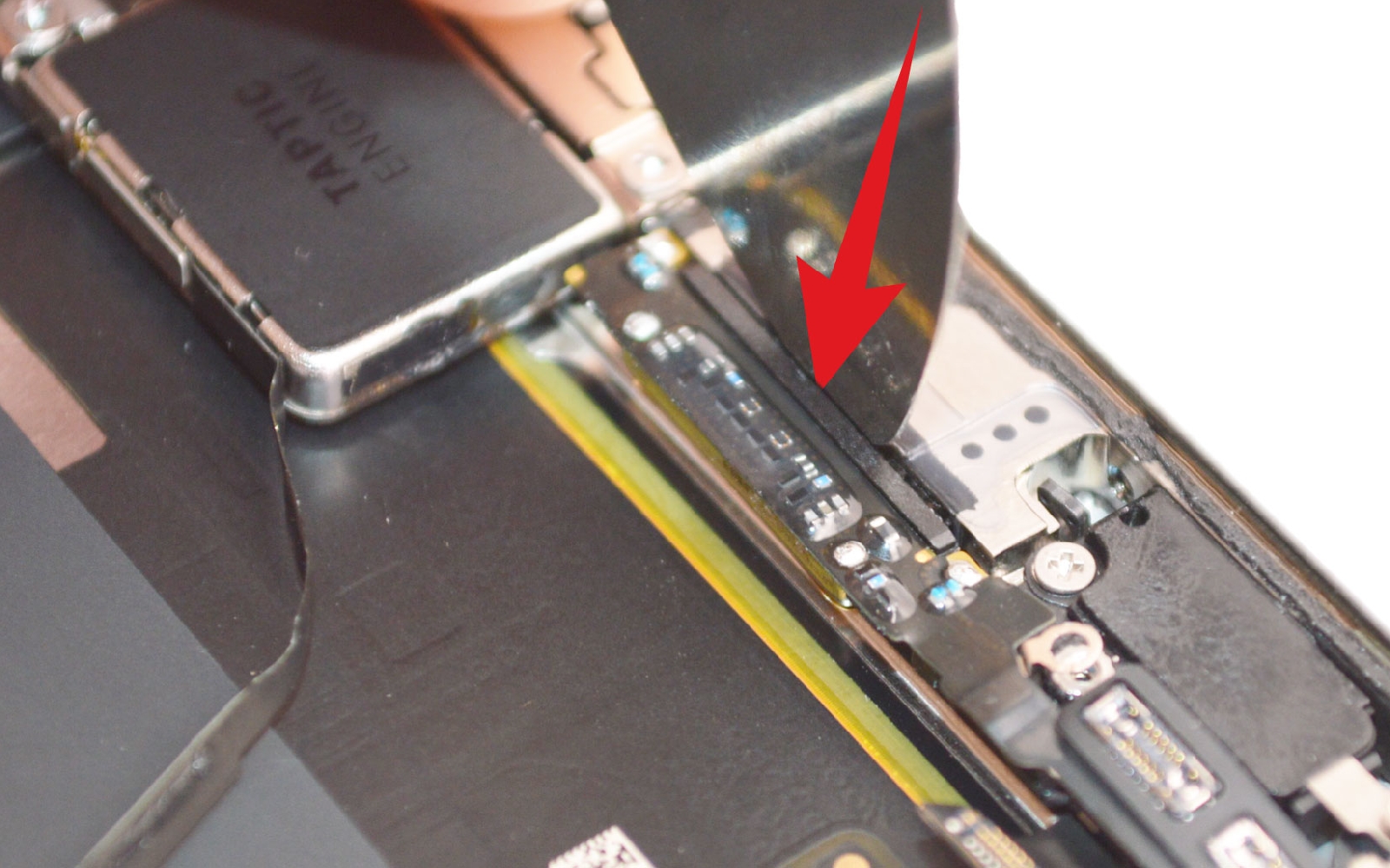 Comment changer le connecteur de charge  sur iPhone Air photo 3