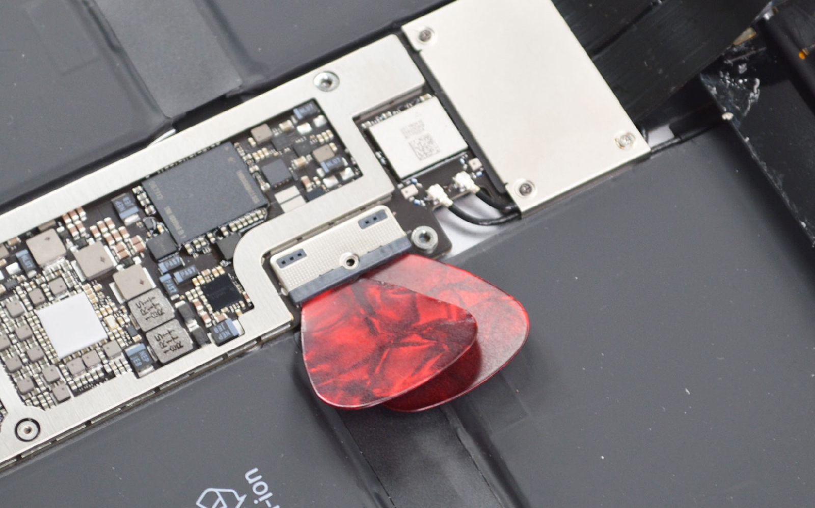 Comment changer la batterie sur iPad Pro 12-9 2017 photo 4