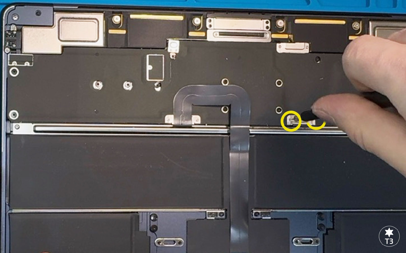 Comment remplacer le bloc écran sur Macbook Air 13 pouces A2681 EMC 4074 - 2022 photo 1