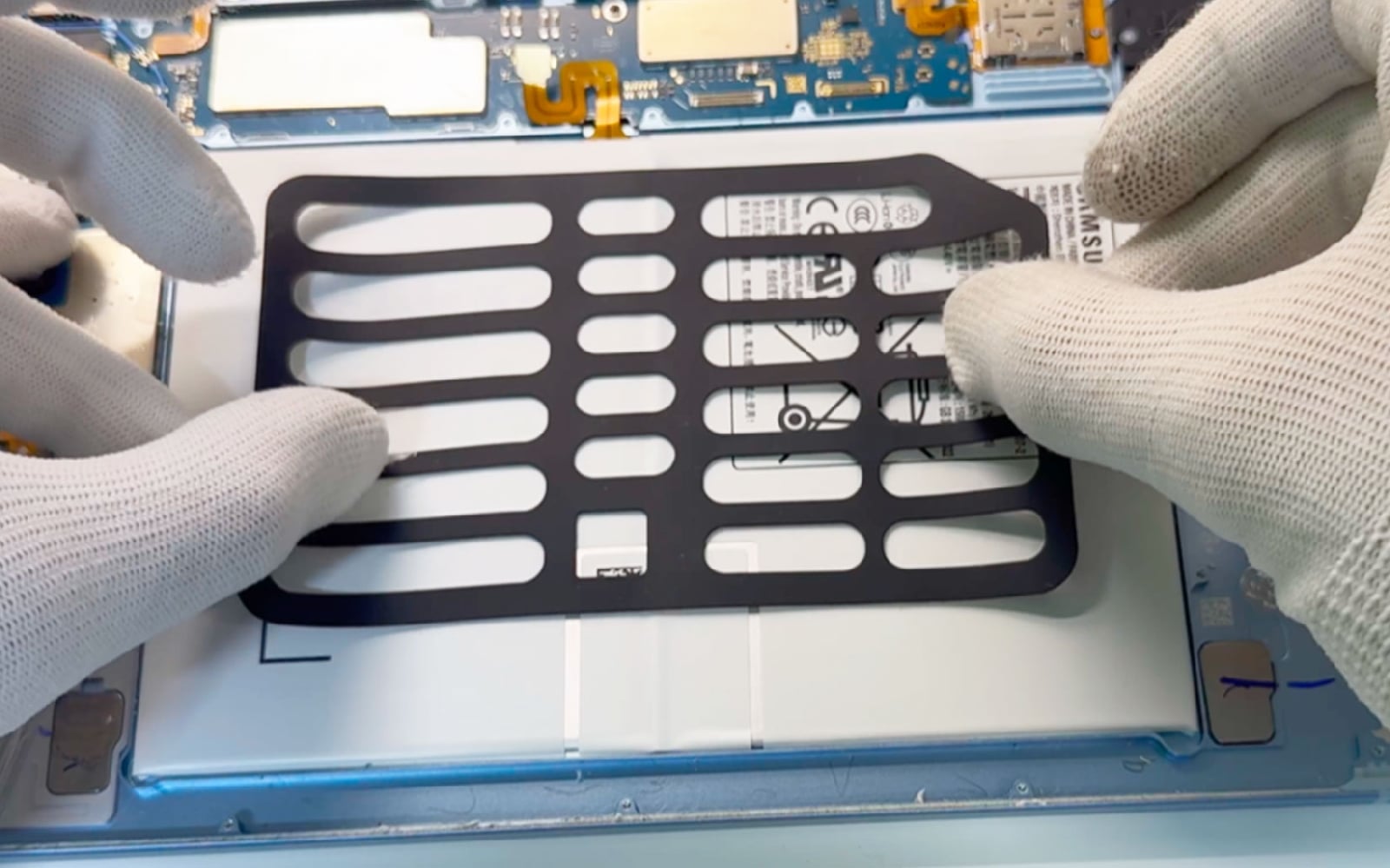 Comment changer la batterie sur Galaxy Tab S6 Lite 10-4 (SM-P610-SM-P615) photo 4