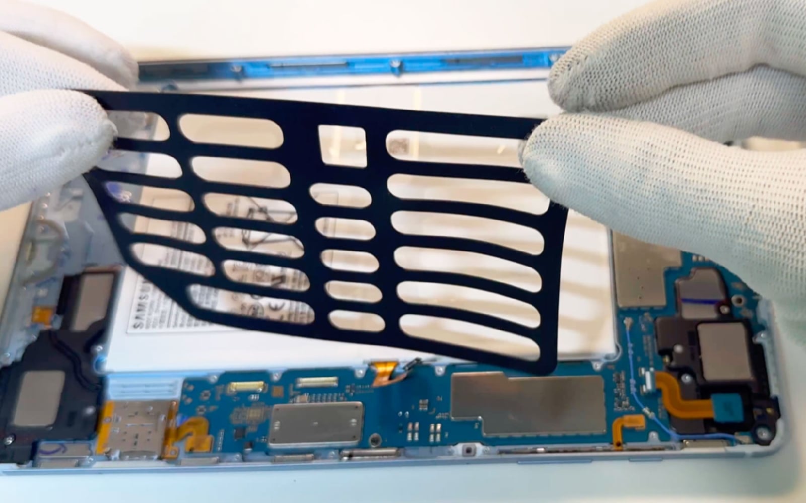 Comment changer la batterie sur Galaxy Tab S6 Lite 10-4 (SM-P610-SM-P615) photo 4