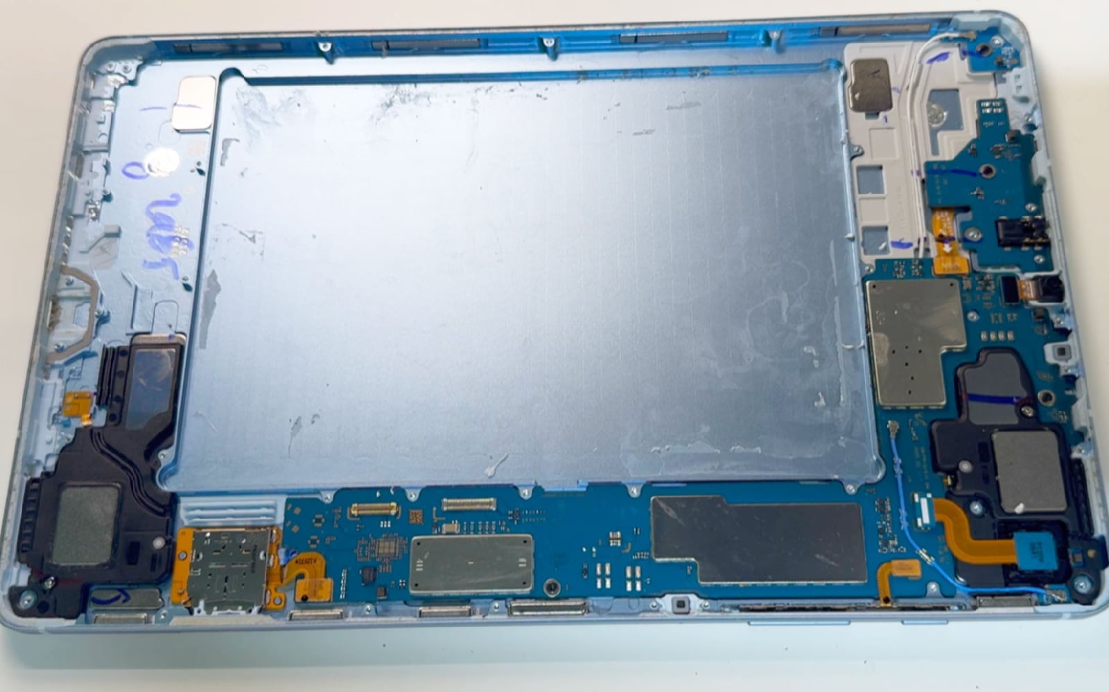 Comment changer la batterie sur Galaxy Tab S6 Lite 10-4 (SM-P610-SM-P615) photo 2