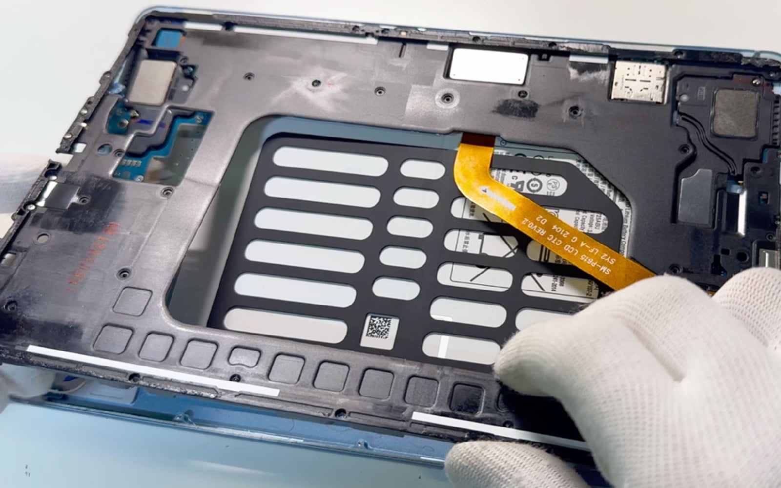 Comment changer la batterie sur Galaxy Tab S6 Lite 10-4 (SM-P610-SM-P615) photo 3