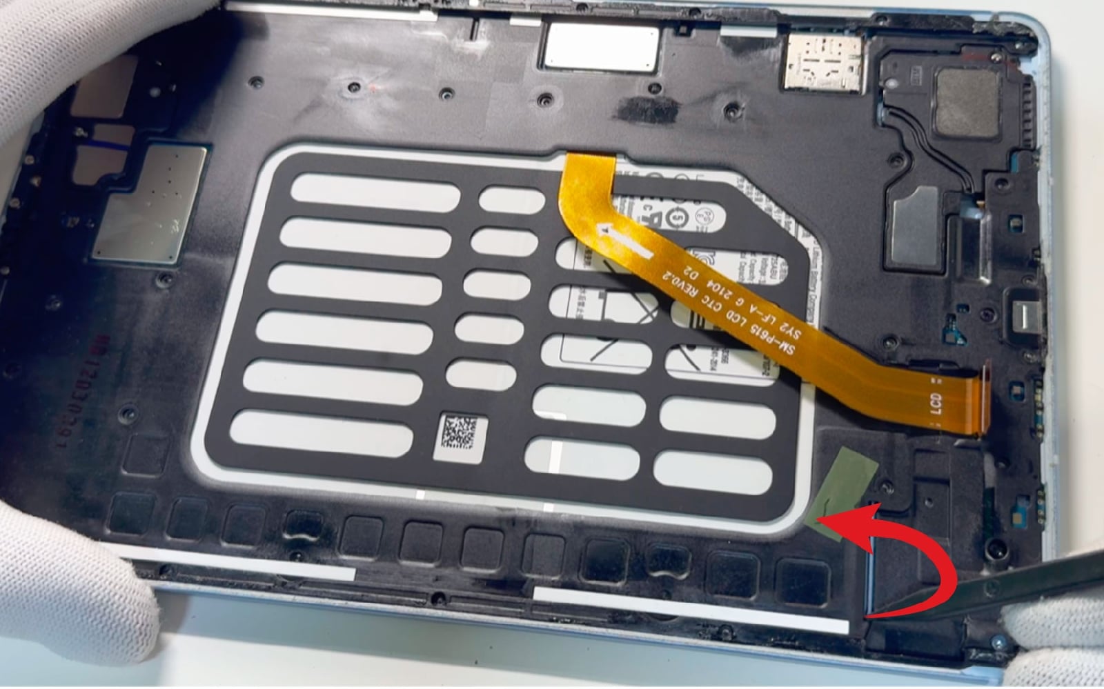 Comment changer le connecteur de charge  sur Galaxy Tab S6 Lite 10-4 (SM-P610-SM-P615) photo 2