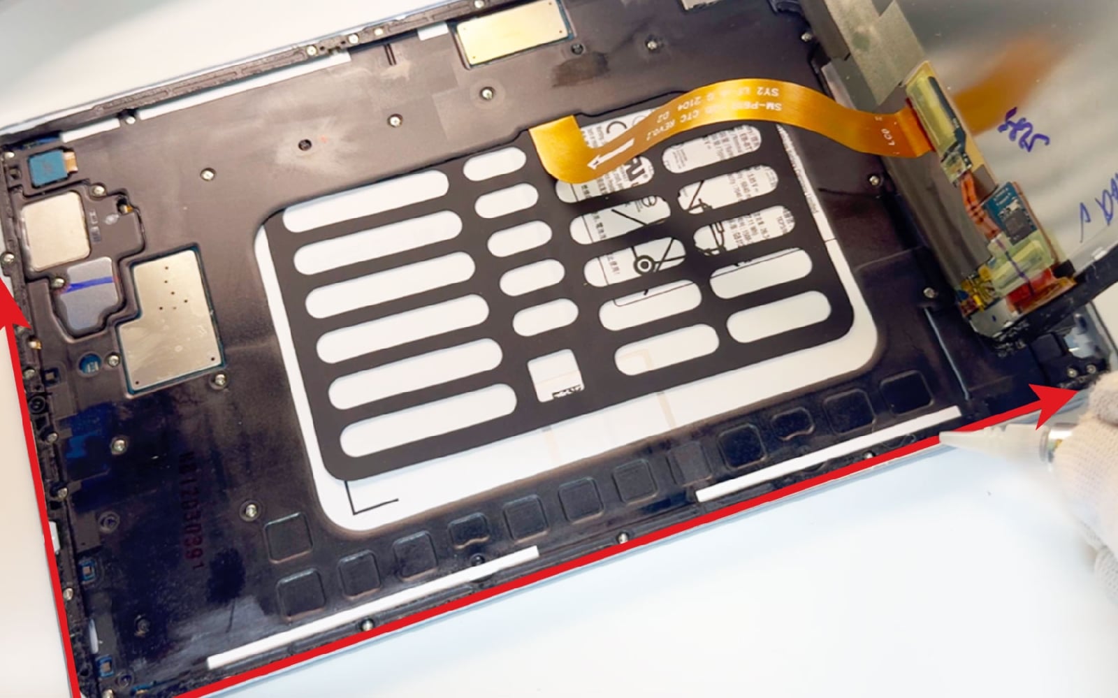 Comment changer le connecteur de charge  sur Galaxy Tab S6 Lite 10-4 (SM-P610-SM-P615) photo 1