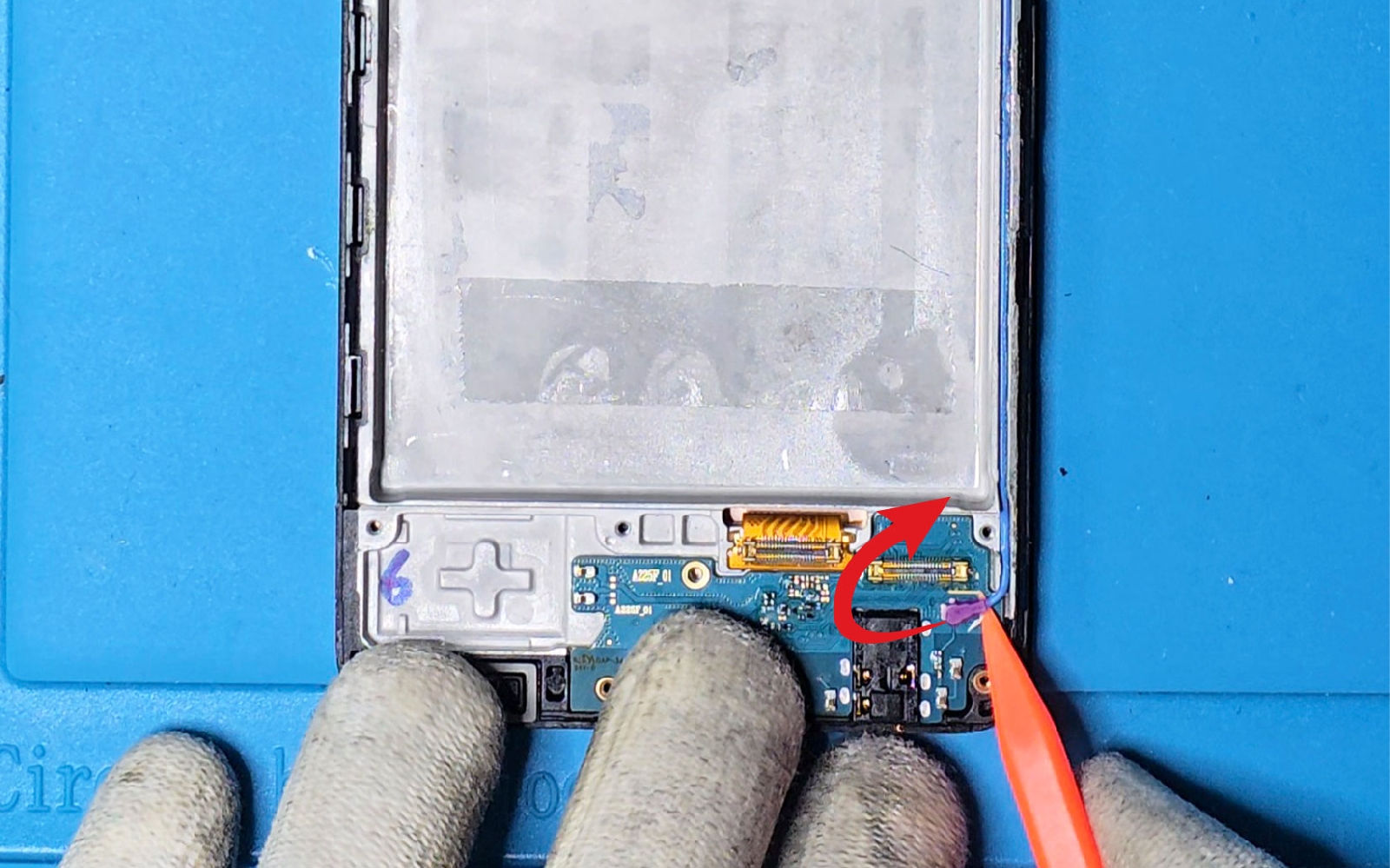 Comment remplacer le bloc écran sur Galaxy A22 photo 1