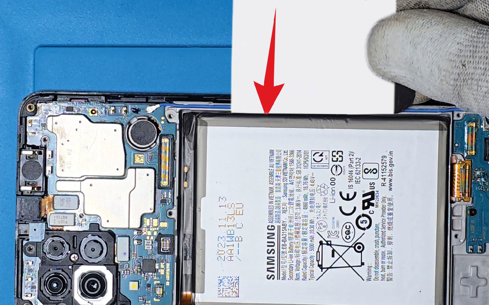 Comment changer la batterie sur Galaxy A22 photo 3