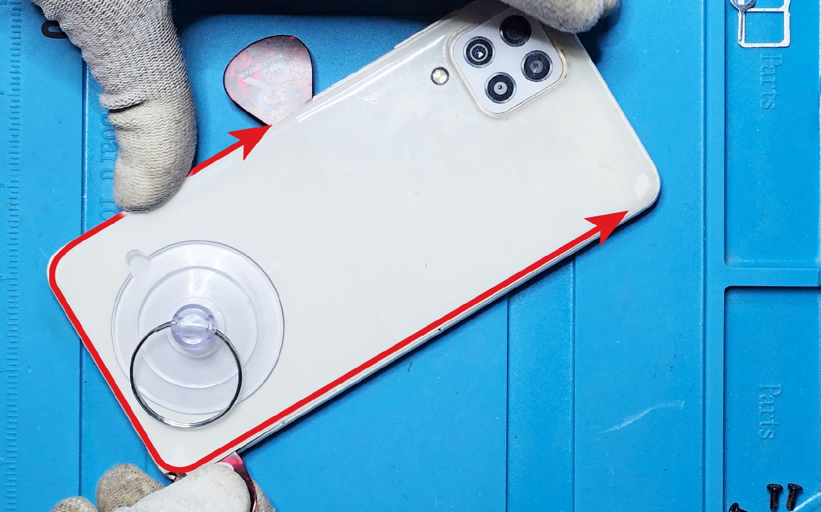 Comment changer la vitre arrière sur Galaxy A22 photo 4