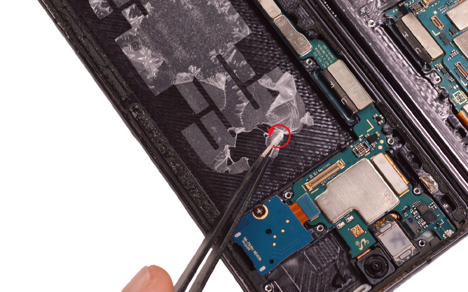 Comment changer l'écran externe et la batterie secondaire sur Galaxy Z Fold4 photo 2