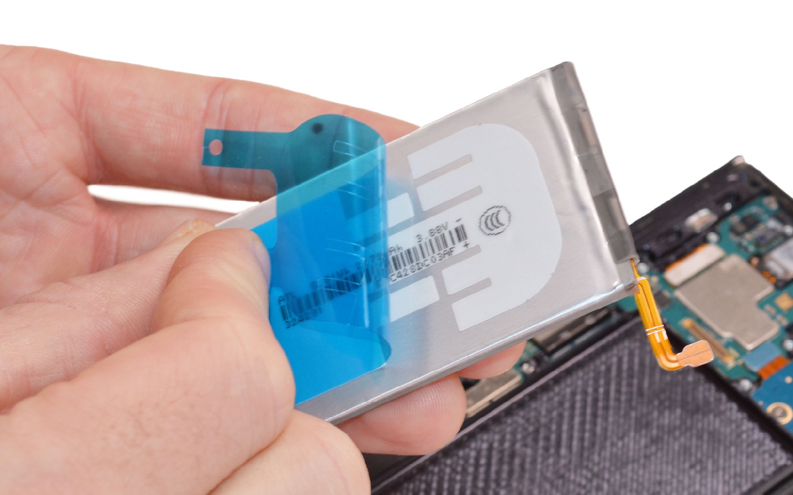 Comment changer l'écran externe et la batterie secondaire sur Galaxy Z Fold4 photo 4