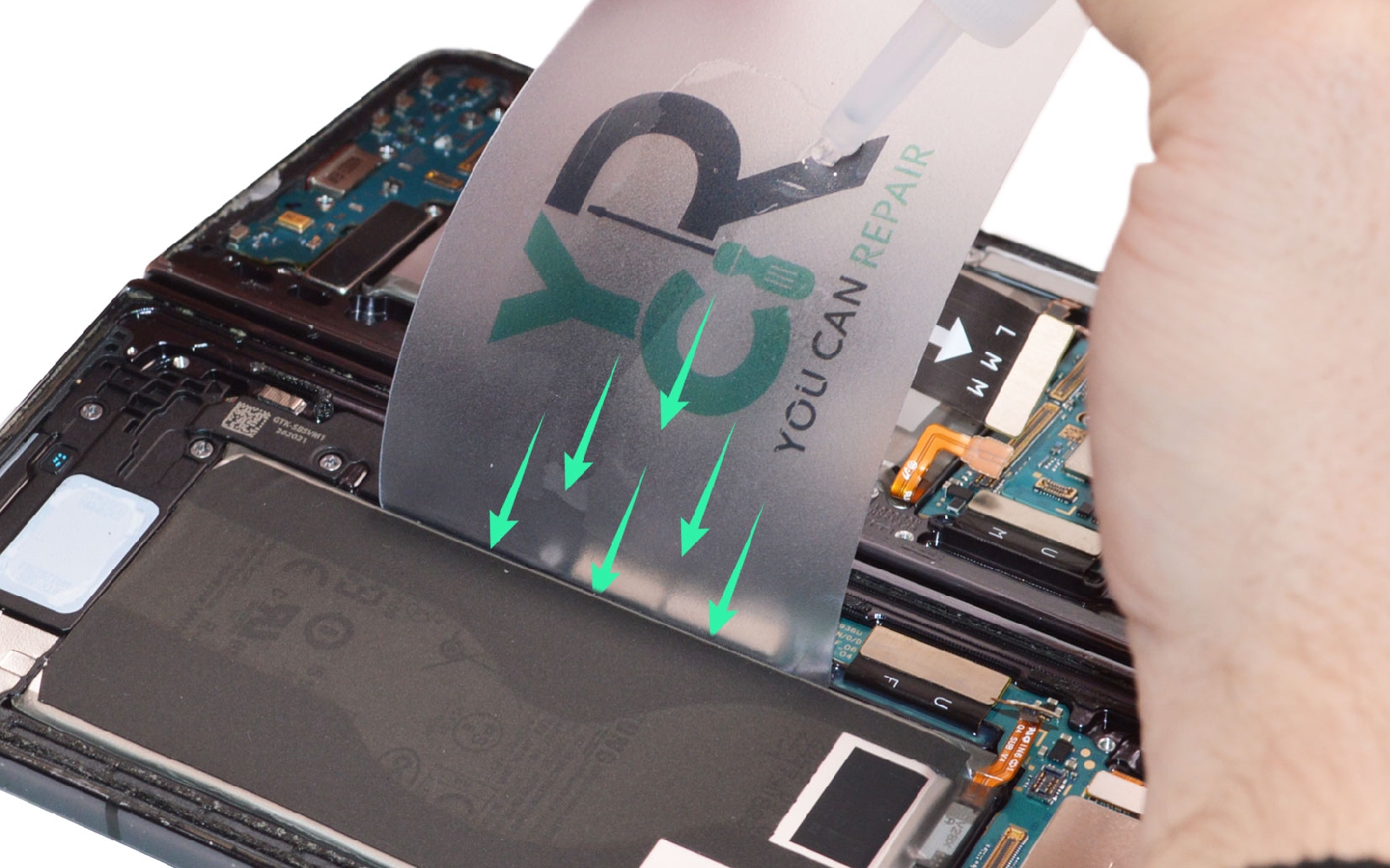 Comment changer l'écran externe et la batterie secondaire sur Galaxy Z Fold4 photo 1