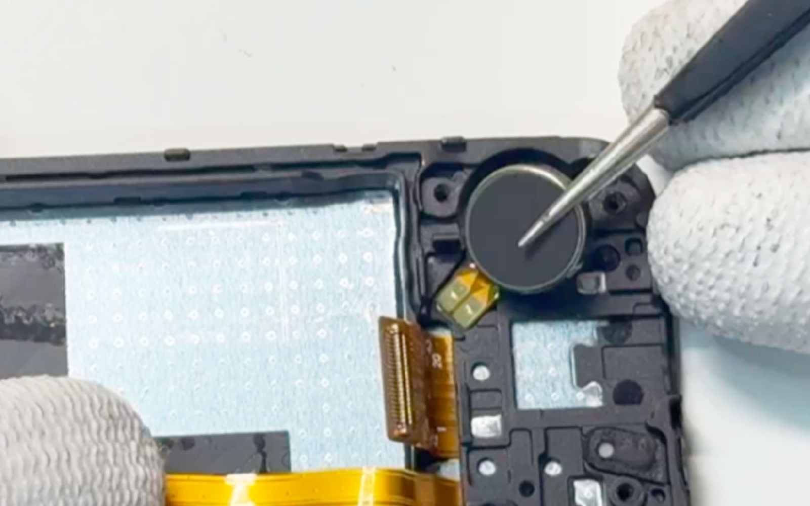 Guide de réparation sur Galaxy A06 photo 2