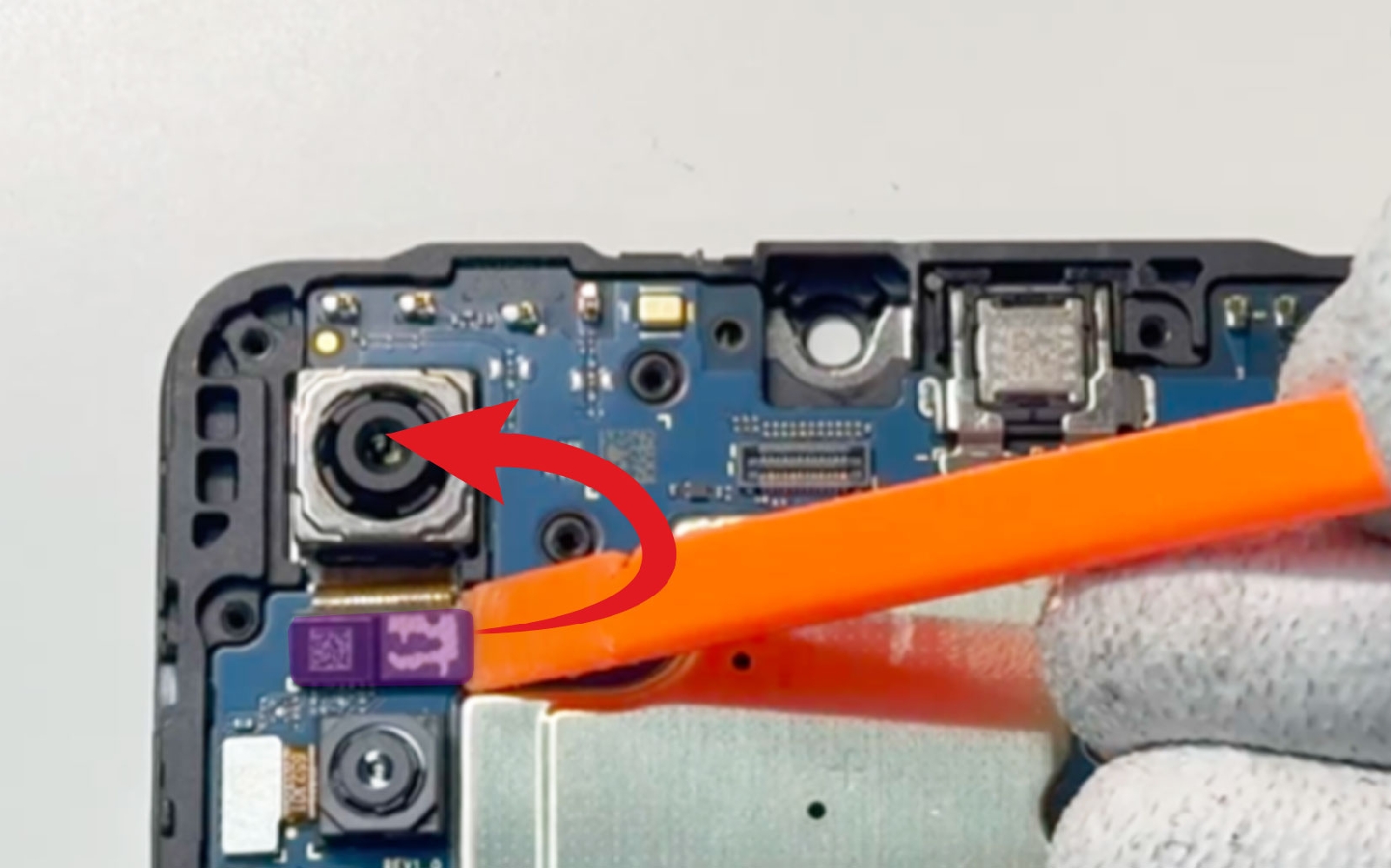 Comment remplacer le bloc écran sur Galaxy A06 photo 3