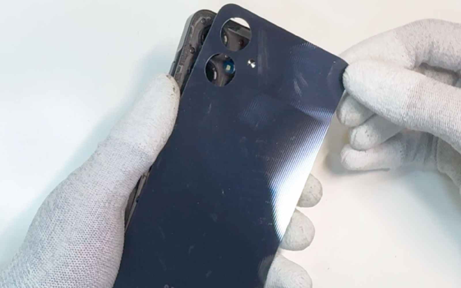 Comment remplacer le bloc écran sur Galaxy A06 photo 2