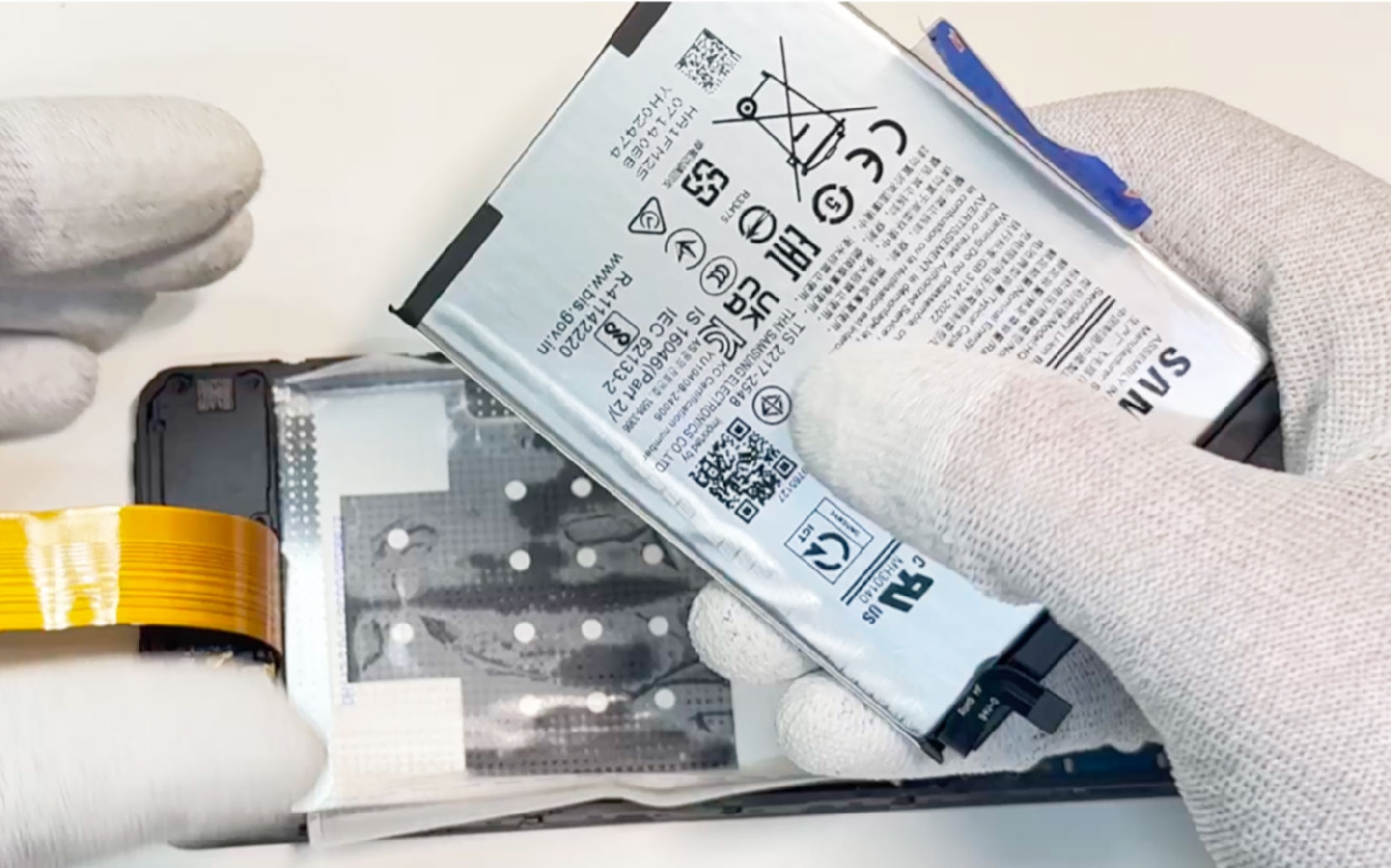 Comment remplacer le bloc écran sur Galaxy A06 photo 3