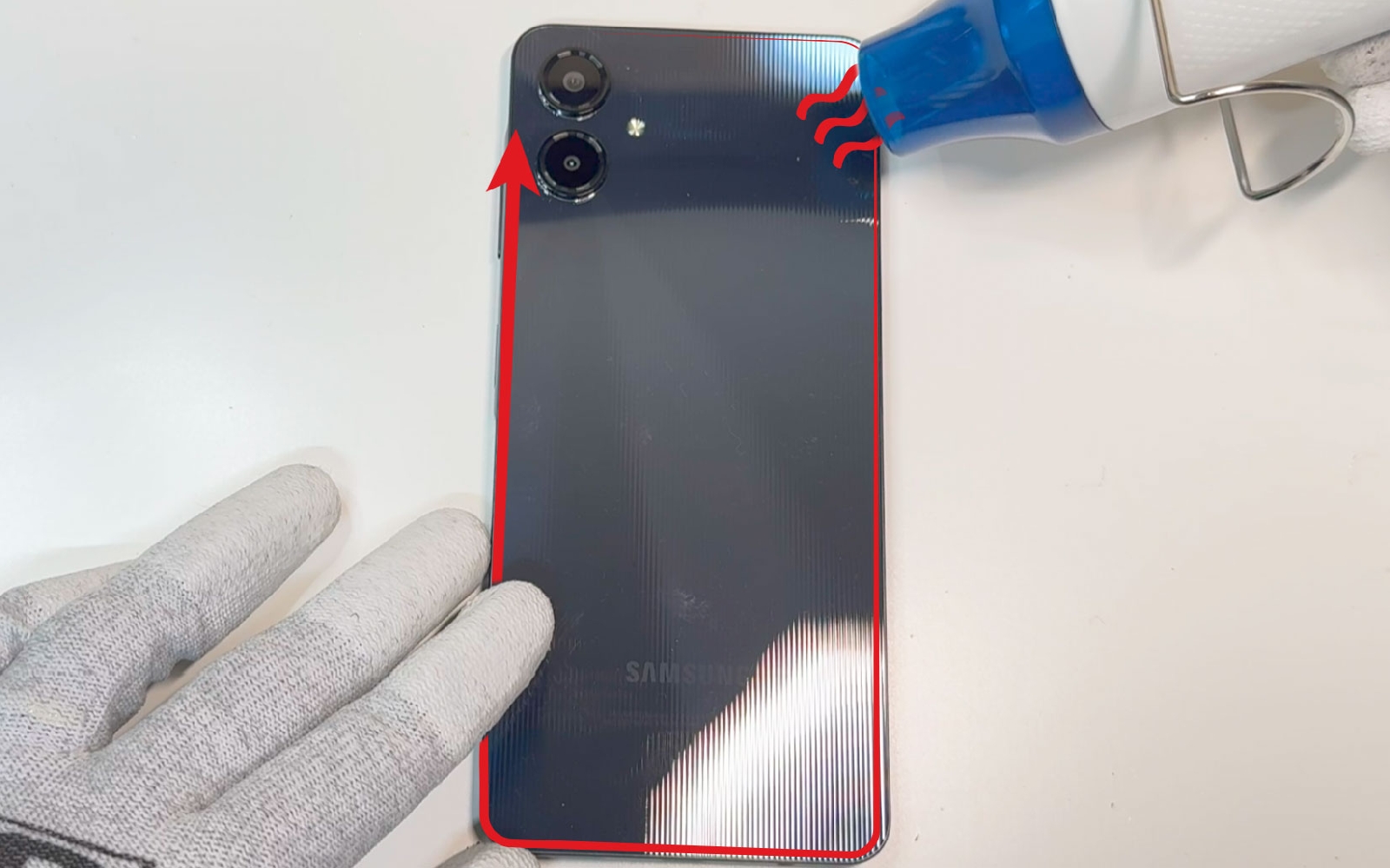 Comment changer la batterie sur Galaxy A06 photo 1