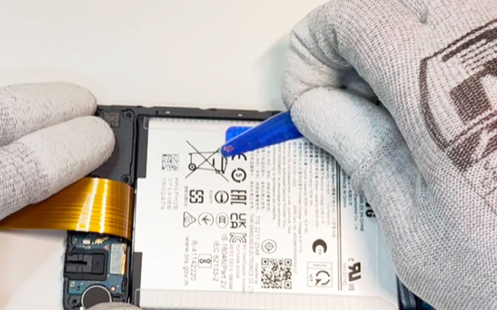 Comment changer la batterie sur Galaxy A06 photo 1