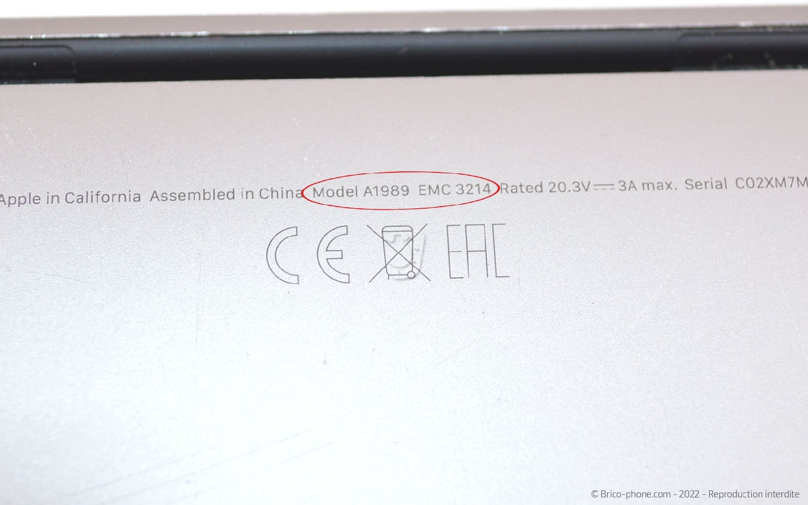 Comment changer le trackpad sur Macbook Pro 13 pouces M2 A2338 EMC 8162 - 2022 photo 1