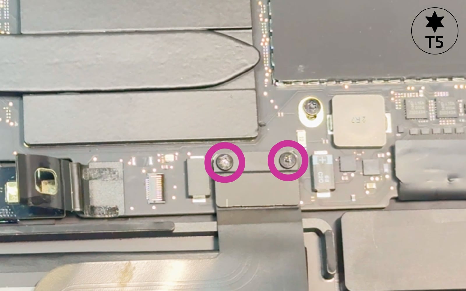 Comment changer le trackpad sur Macbook Pro 13 pouces M2 A2338 EMC 8162 - 2022 photo 1