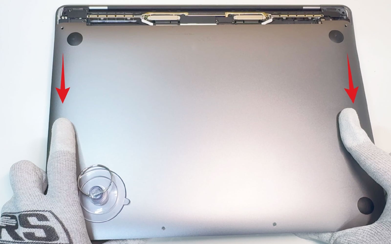 Comment changer le trackpad sur Macbook Pro 13 pouces M2 A2338 EMC 8162 - 2022 photo 3