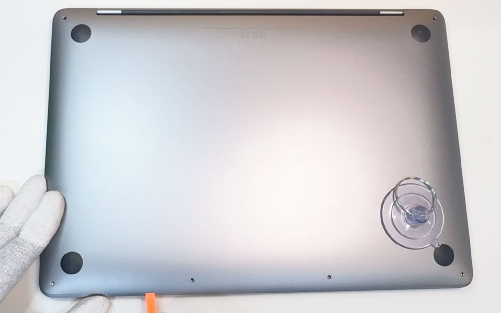 Comment changer le trackpad sur Macbook Pro 13 pouces M2 A2338 EMC 8162 - 2022 photo 3