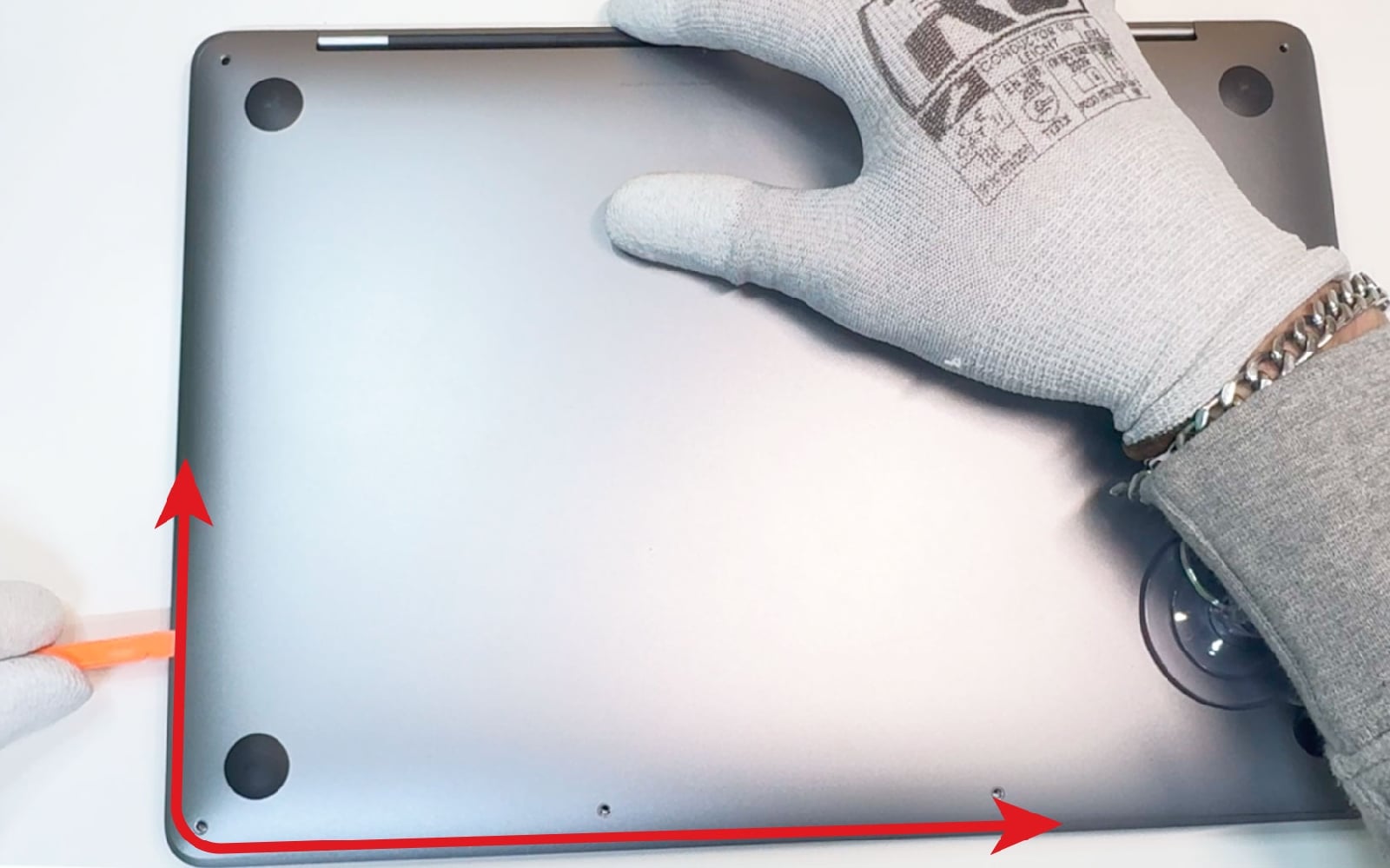 Comment changer le trackpad sur Macbook Pro 13 pouces M2 A2338 EMC 8162 - 2022 photo 4