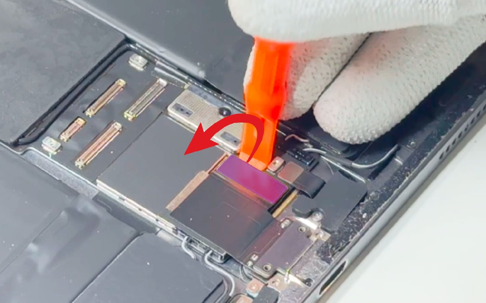 Comment changer le connecteur de charge  sur iPad Pro 11 2020 photo 2